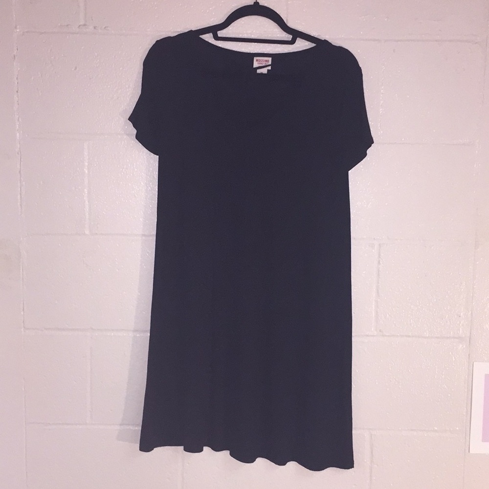 Black dress with cool front!! (See pictures)